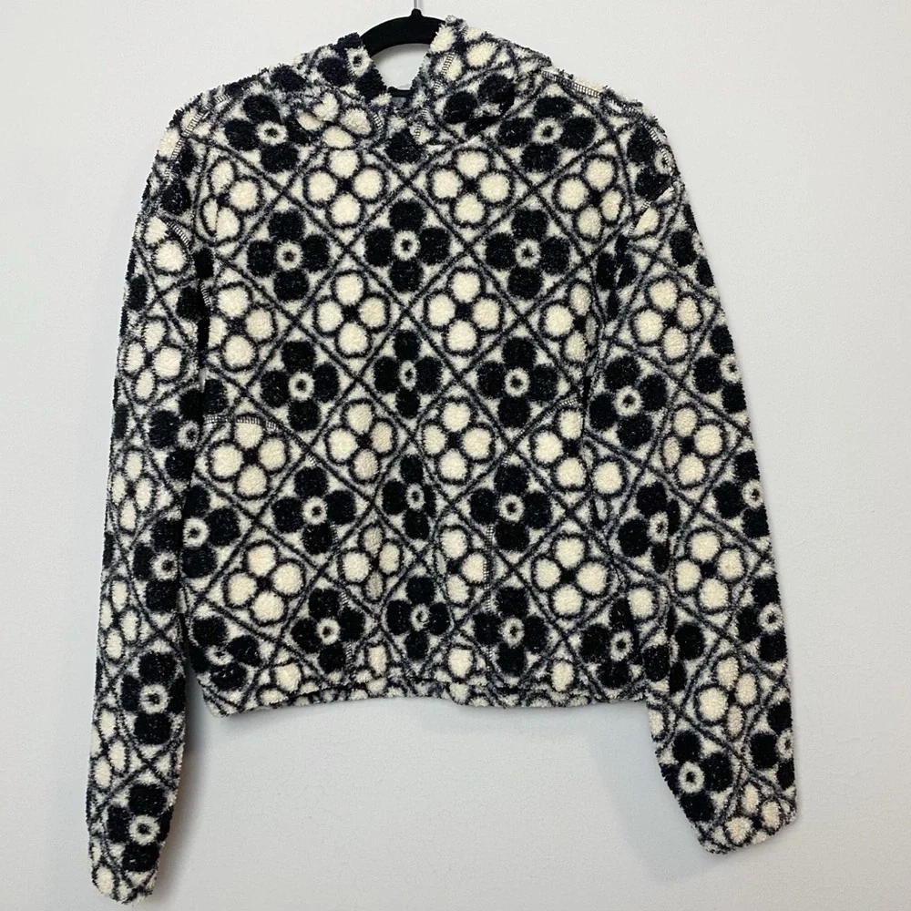 Maine Layer Laid Back Flower Print Sherpa Pullover